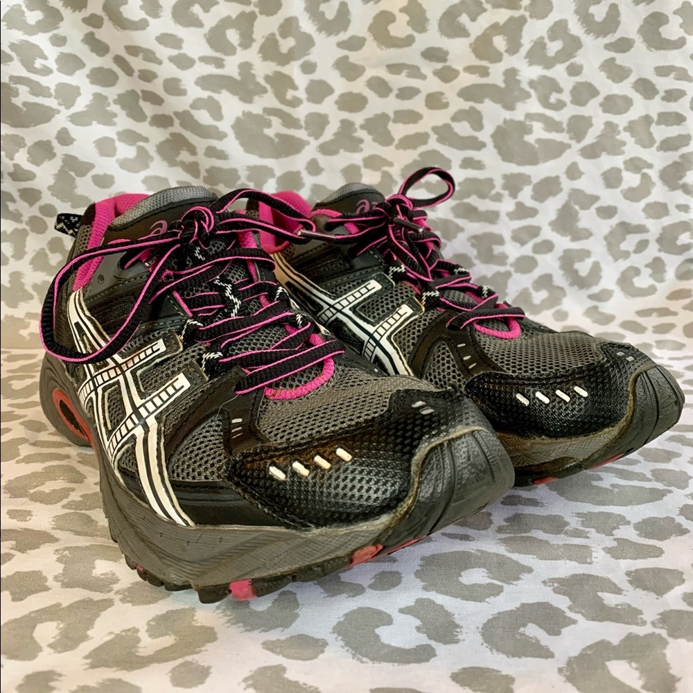 ASICS! Great Condition!! - Picture 2 of 3